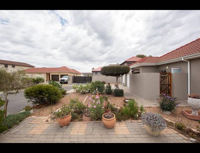 3 BEDROOM PROPERTY TO RENT IN LANGEBERG